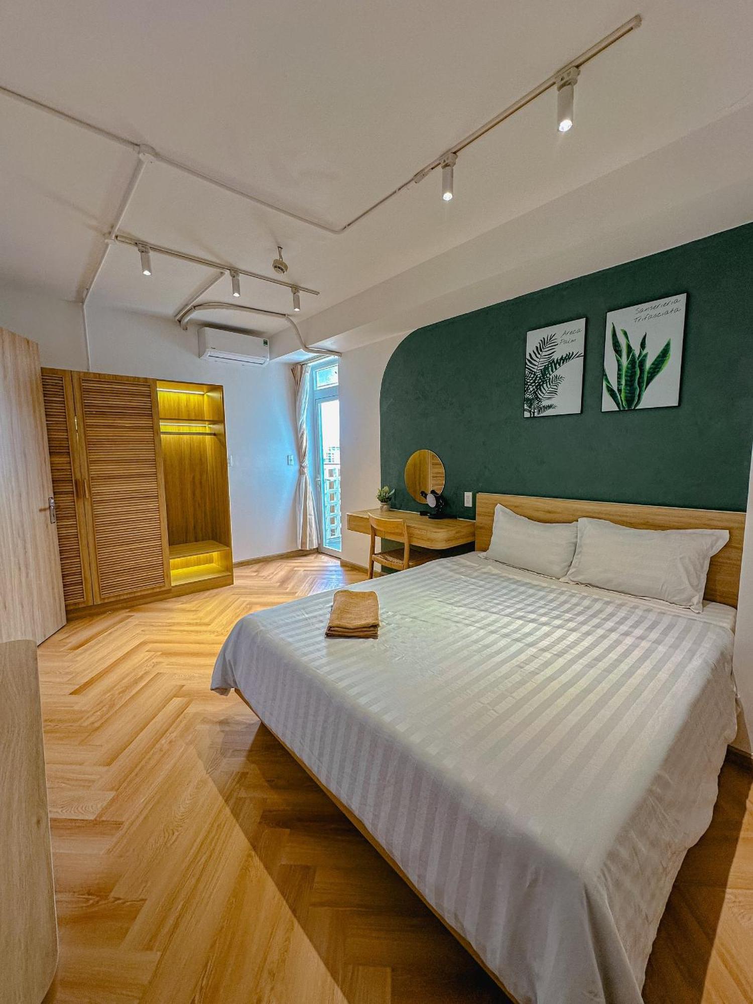 Apartment International Plaza, District 1 Ho Chi Minh City