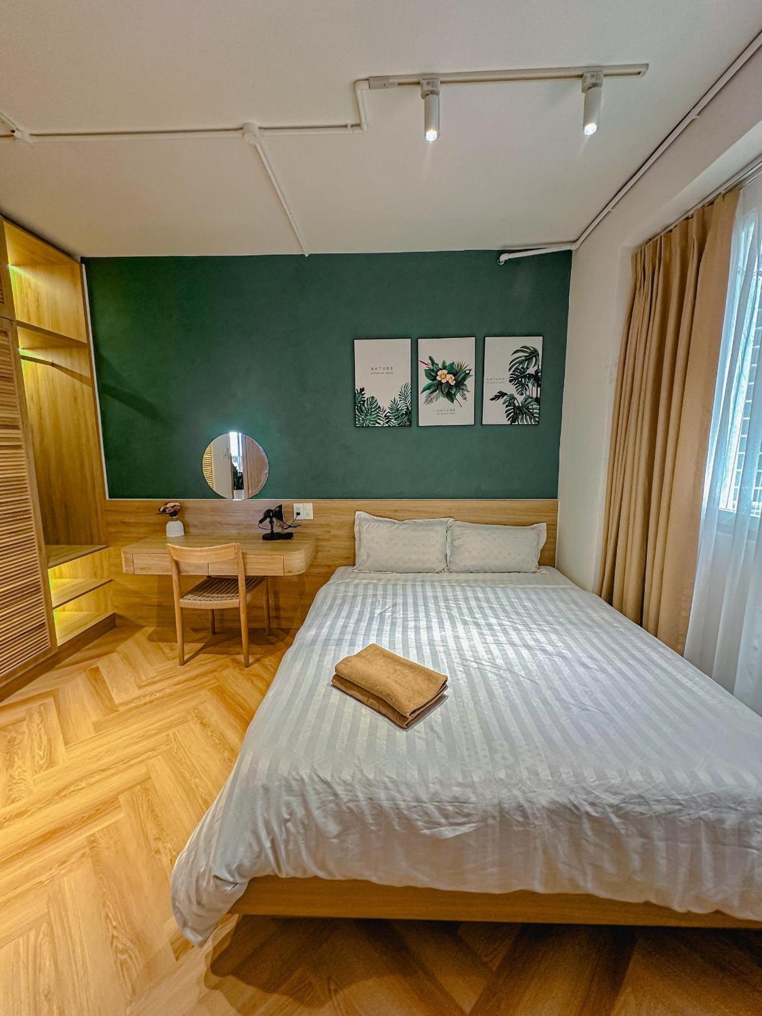 Apartment International Plaza, District 1 Ho Chi Minh City